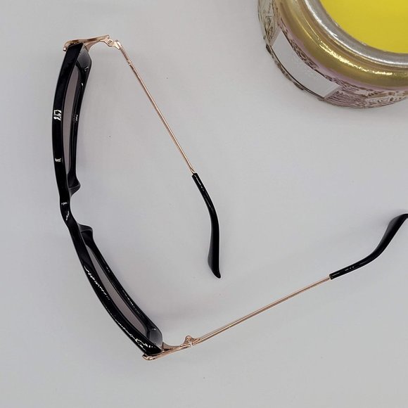 Eazy Breezy Woman's Sunglasses - Picture 7 of 8